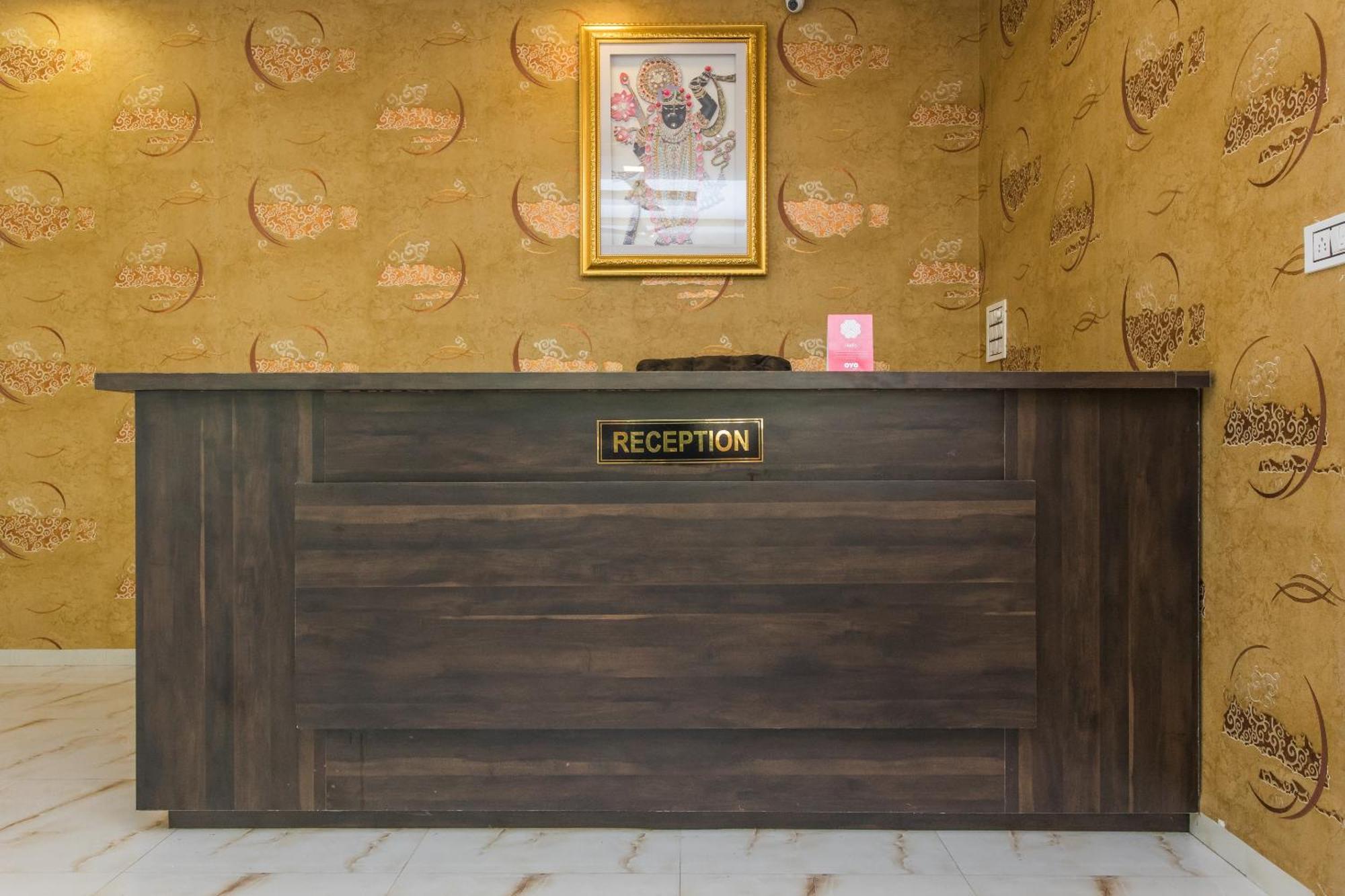 Oyo Hotel Sunrise Indore Exterior foto